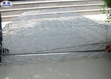 Το PVC που ντύθηκε γαλβάνισε το εξαγωνικό πλέγμα καλωδίων διατηρώντας τοίχων τοίχων 2mm Gabion
